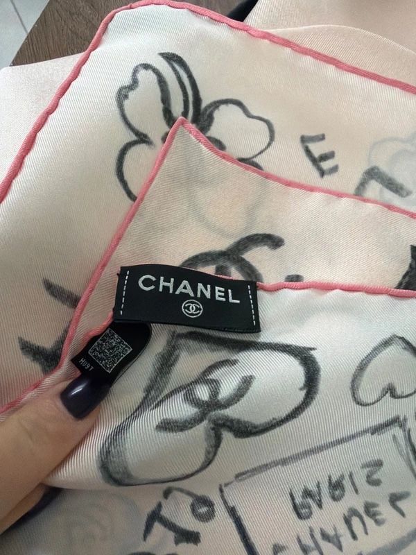 Chanel Foulard & Sciarpe: Silk scarf chanel 90/90  – Nuovo e nell'imballaggio originale da Basel venduto da hea_slg8 1