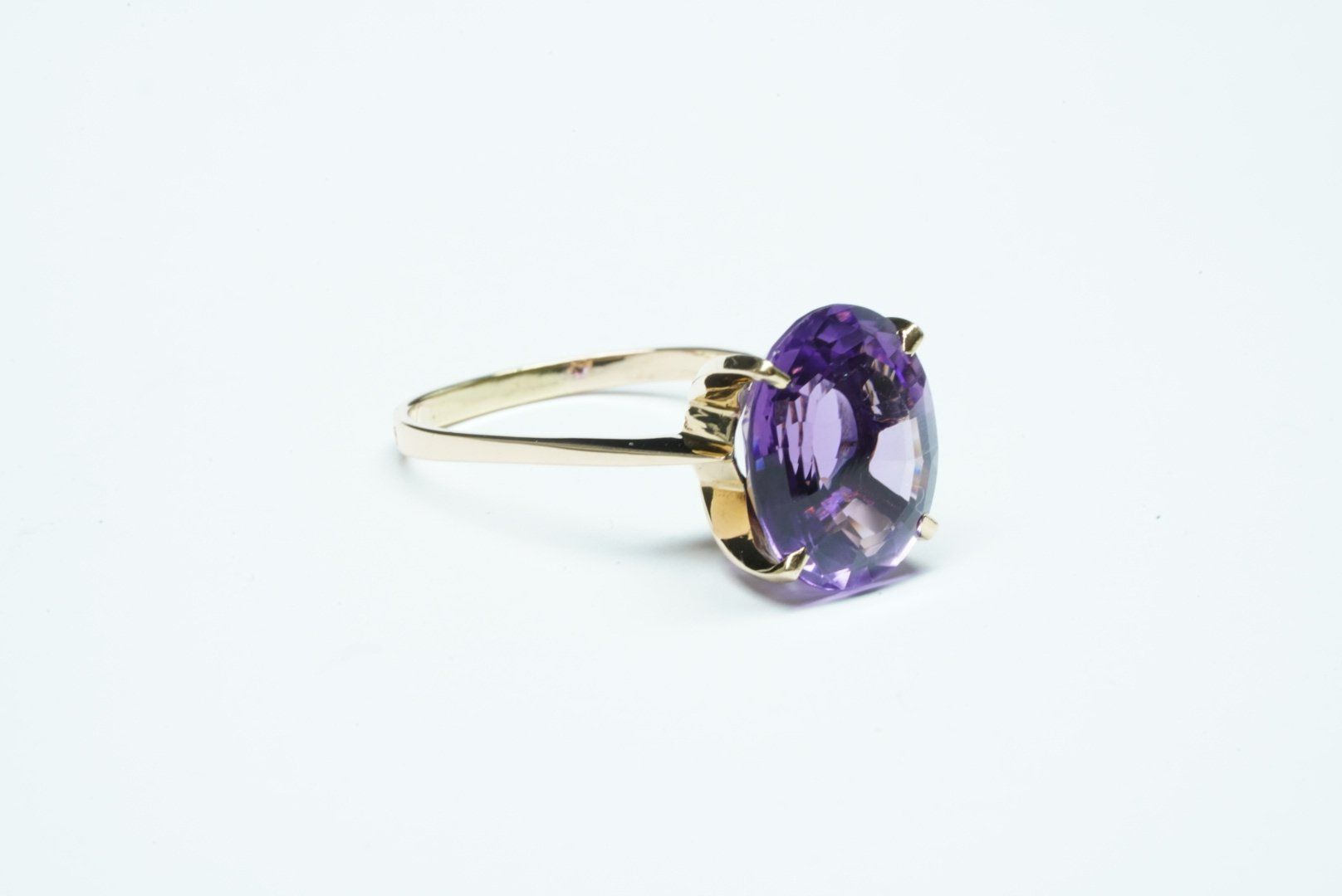 Anelli: Fingerring 18k Gelbgold mit Amethyst – Usato da Bülach venduto da Re-Jewelled 1