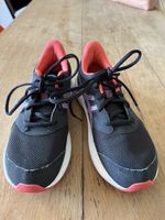 Asics Turnschuhe Gr. 38