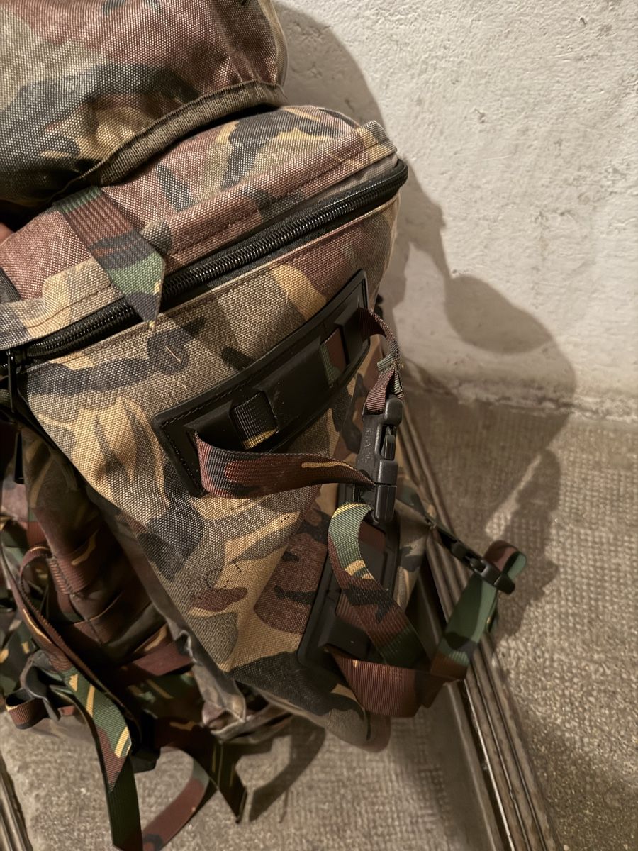 Zaini: Niederländischer Armee Rucksack Tarnmuster – Usato da Basel venduto da Pimpa 2