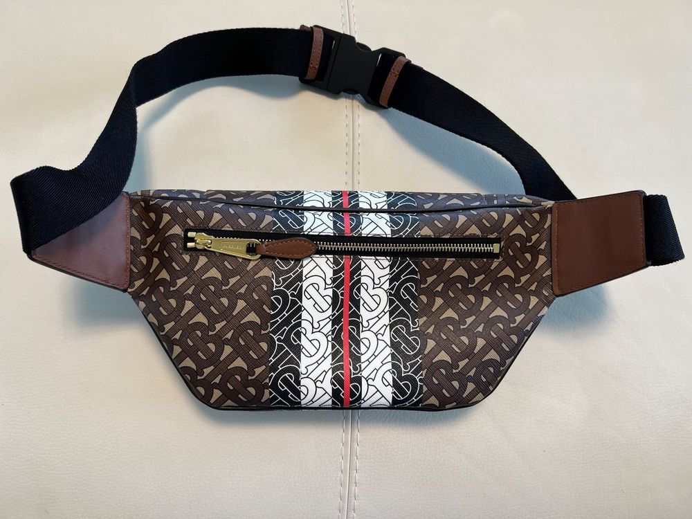 Brand new unisex Burberry bum-bag (sac banane)