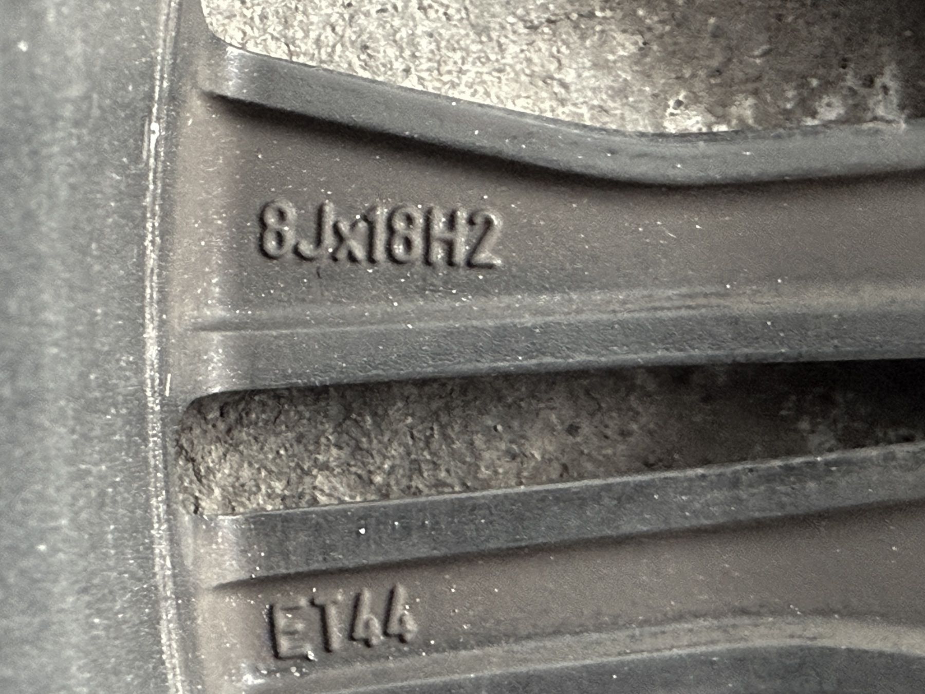 Volkswagen Pneus & Kompletträder: 4 Original VW 18" Alufelgen mit Sommerreifen – Top Zustand – Gebraucht aus Urdorf von sam.v.furrer 6