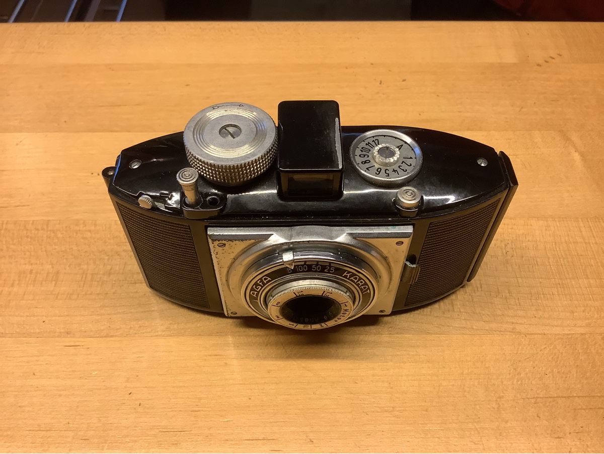 Agfa Fotocamera: AGFA Karat,  Photoapparat  Vintage – Usato da Fribourg venduto da Rosyrosy 1