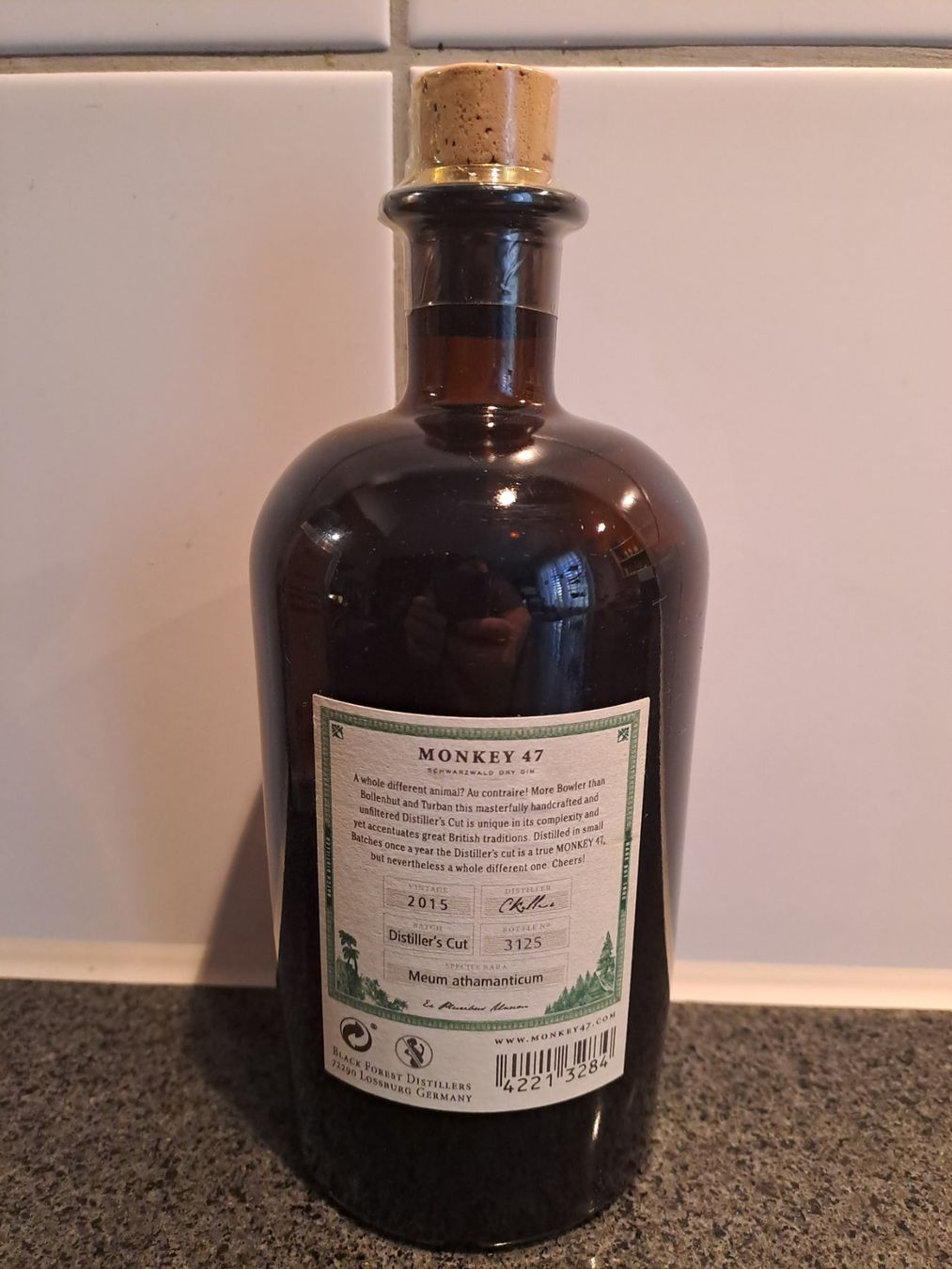 Monkey 47 Bevande alcoliche: Monkey 47 Gin Distiller's Cut 2015 mit Goldring und Box – Nuovo e nell'imballaggio originale da Elsau venduto da Kellerraeumung 3