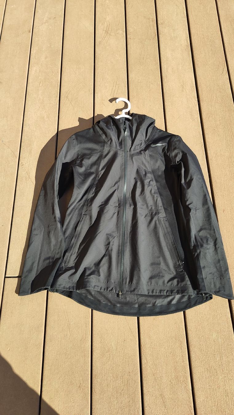 Nike Giacche: Nike Aeroshield Frauenjacke – Nuovo (secondo la descrizione) da Cumbel venduto da anj_b8wj 1