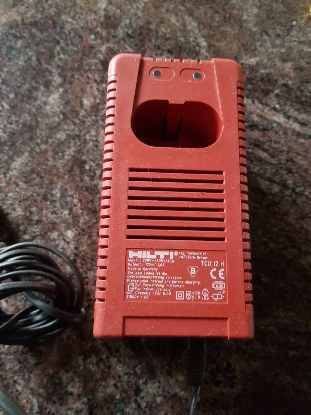 Hilti Caricabatterie: Hilti Ladegerät – Usato da Au SG venduto da fiat27
