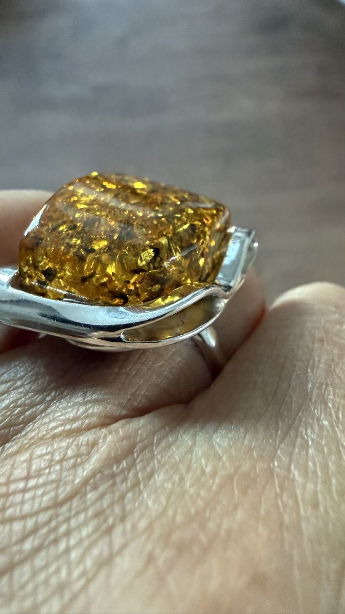 Ringe: Funkelnder Bernsteinring in Silber 925 – Neu und originalverpackt aus Ebikon von elischka 1