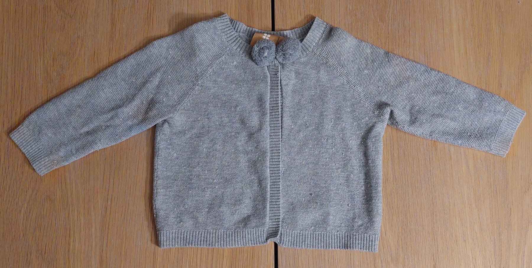 Manor Jacken & Mäntel: STRICKJACKE | MANOR BABY | Grösse 74 | Grau – Gebraucht aus Oberweningen von Feindesign