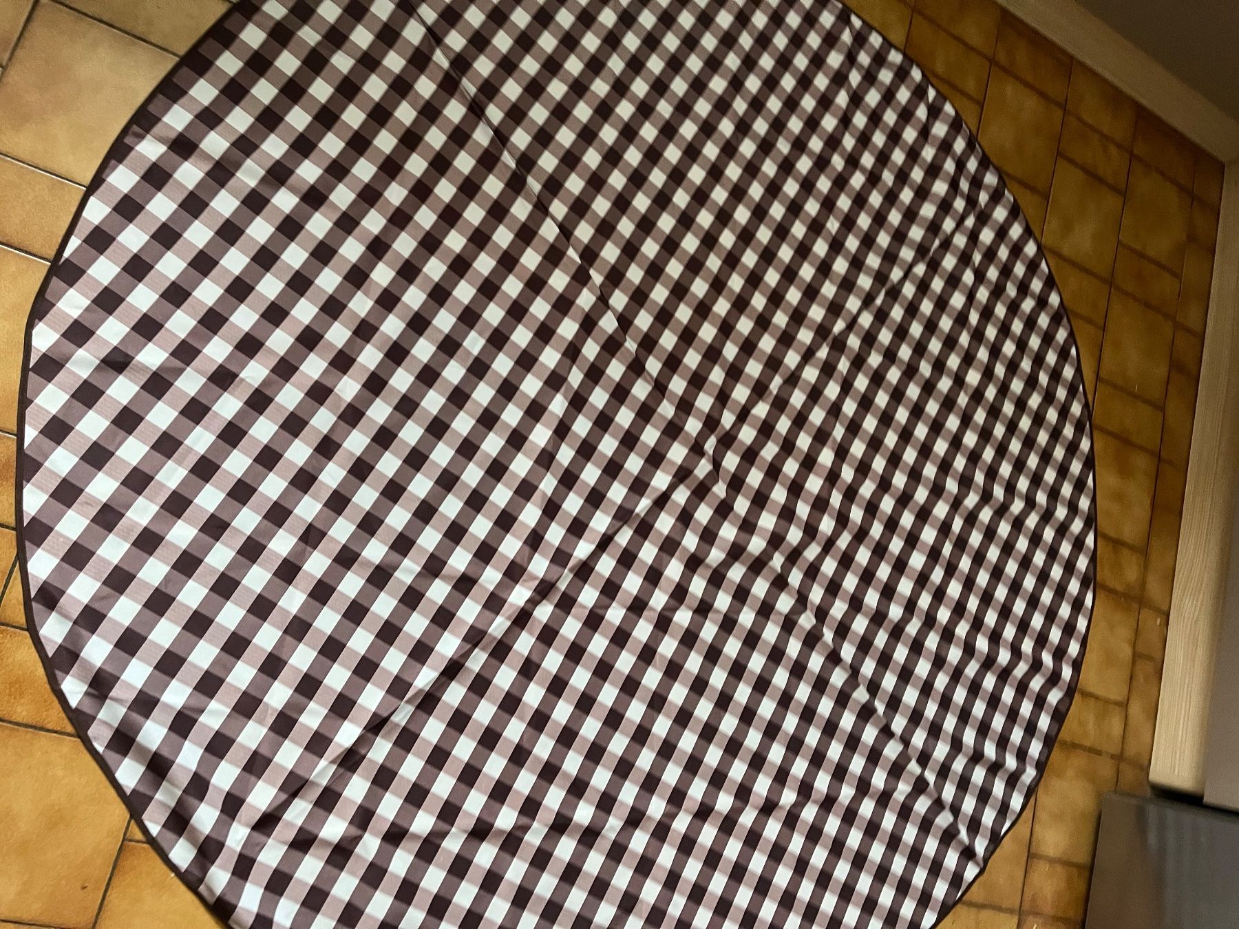 Tutte le decorazioni: Nappe à carreaux maman – Usato da Veyrier venduto da kimedovapa