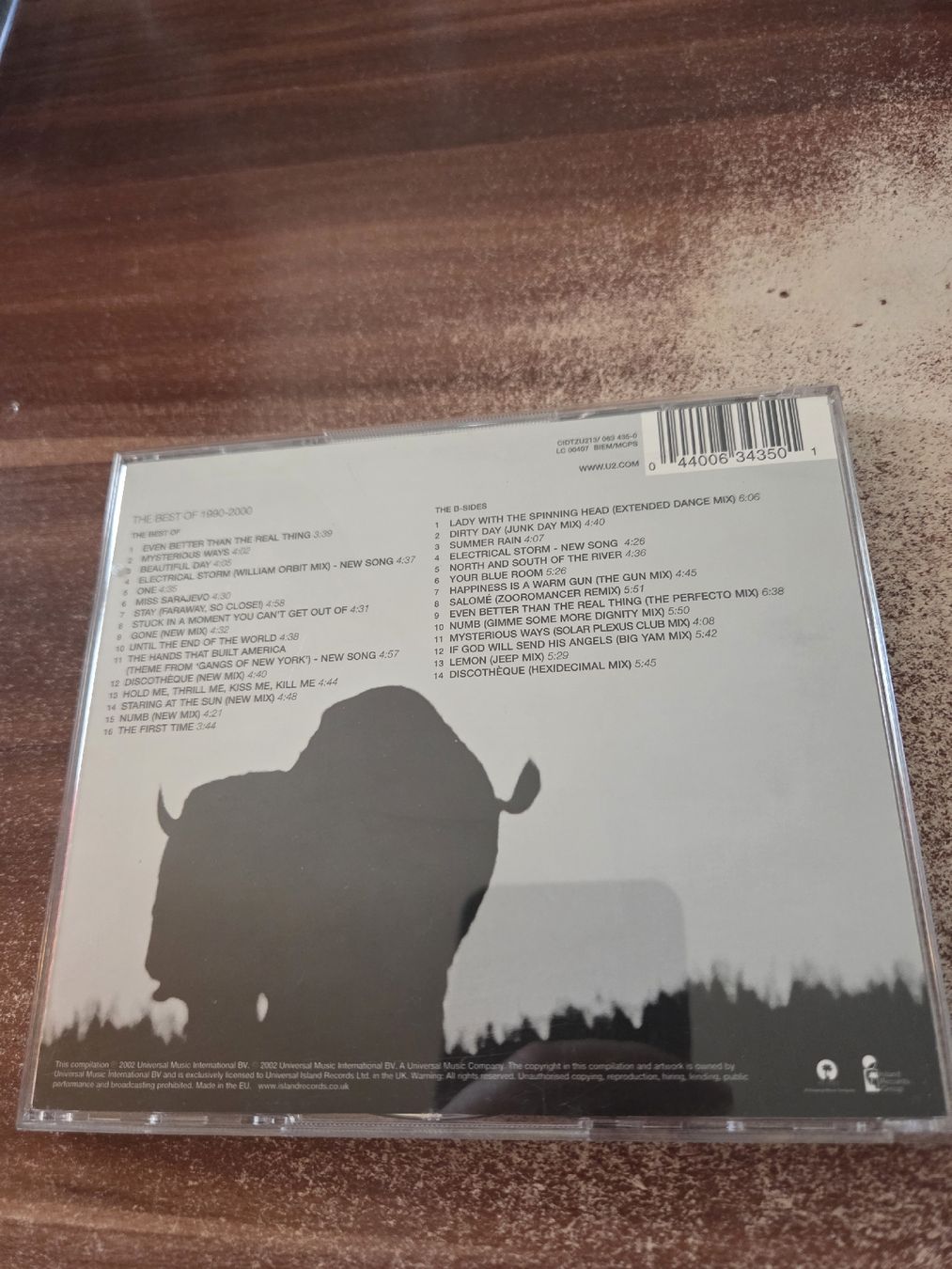 CDs: U2 - The Best Of 1990-2000 – Gebraucht aus Wattenwil von Mage66 1