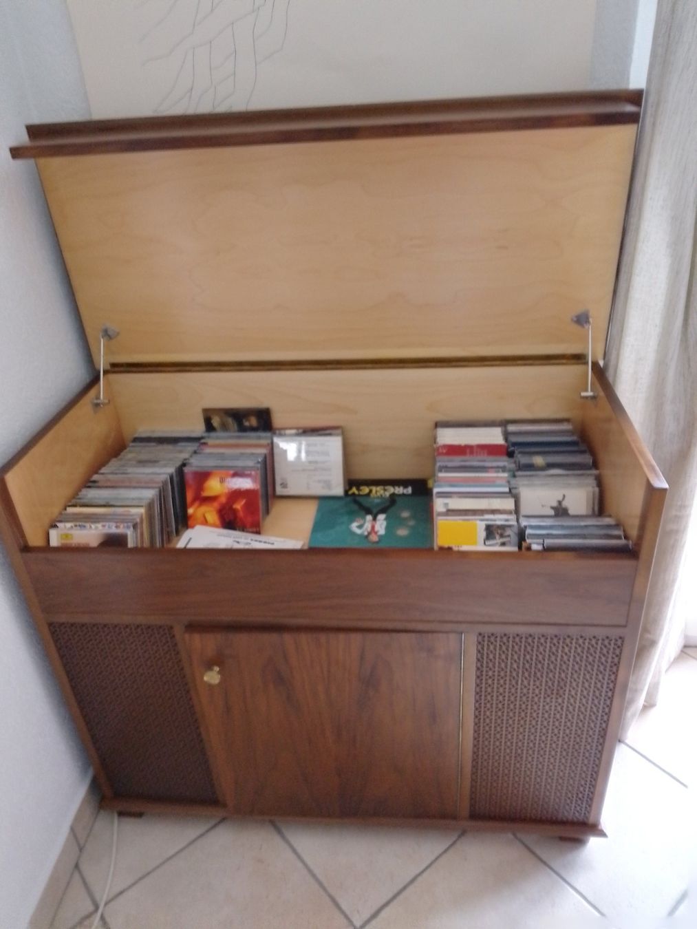 Büffets: Meuble pour tourne-disque – Gebraucht aus St-Imier von chr_mr8h 2