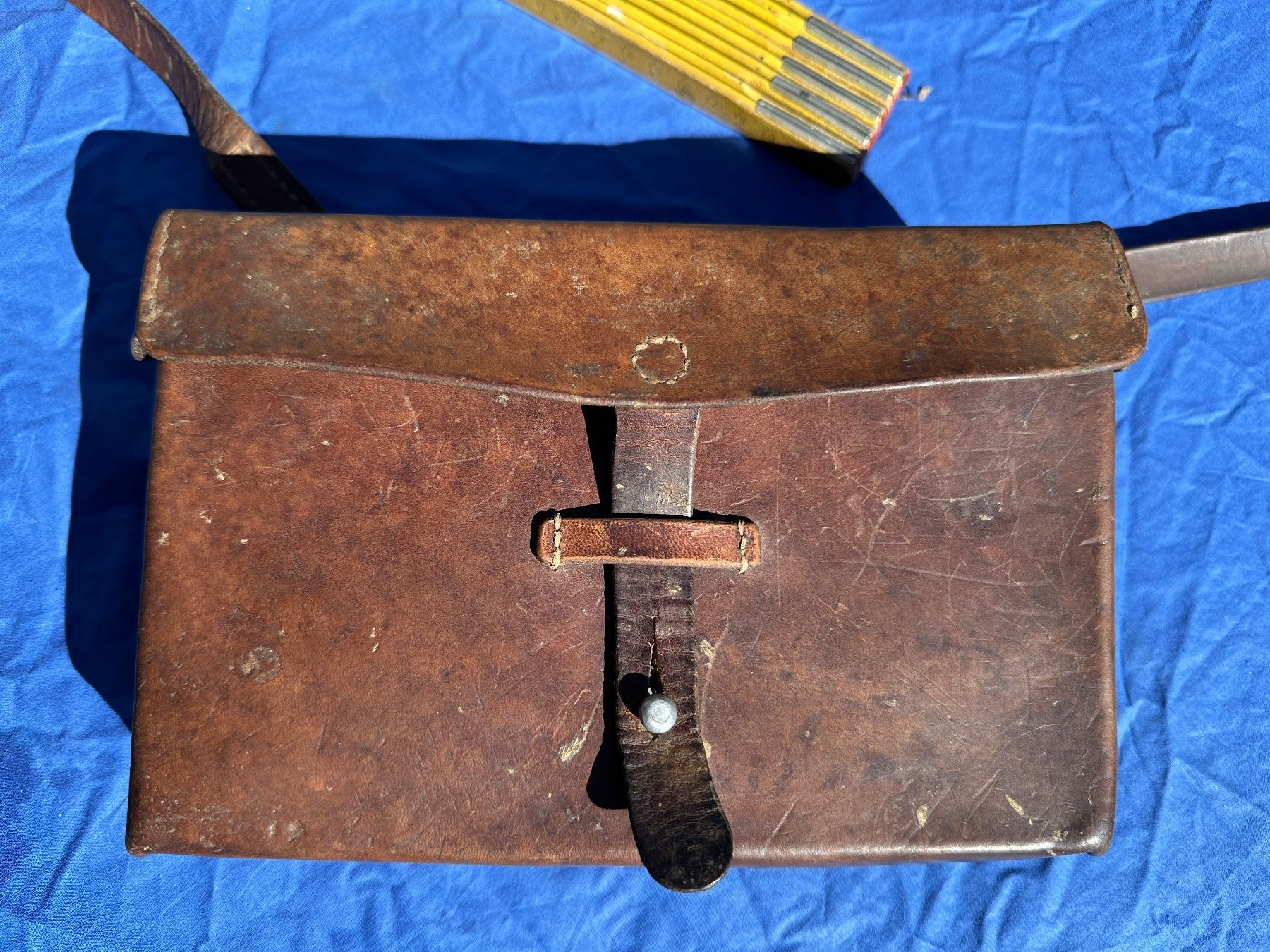 Schweizer Armee Uniformi: Schweizer Militär Ledertasche Kartentasche – Usato da Zürich venduto da atlantis77 2