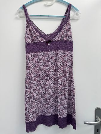 Sommerliches Negligé mit Spitze, Lila Muster