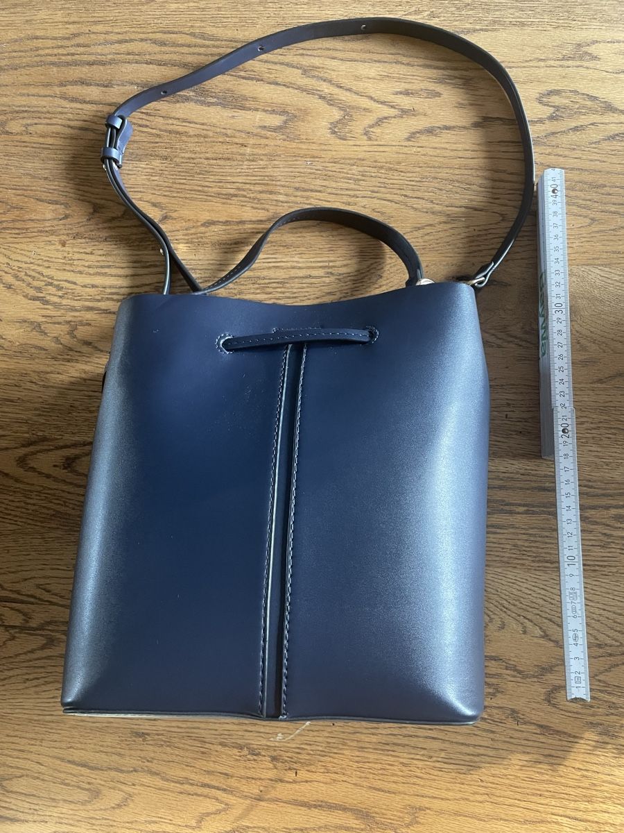 Borse da donna: Handtasche / Umhängetasche in dunkelblau – Usato da Kloten venduto da Bevandes 4