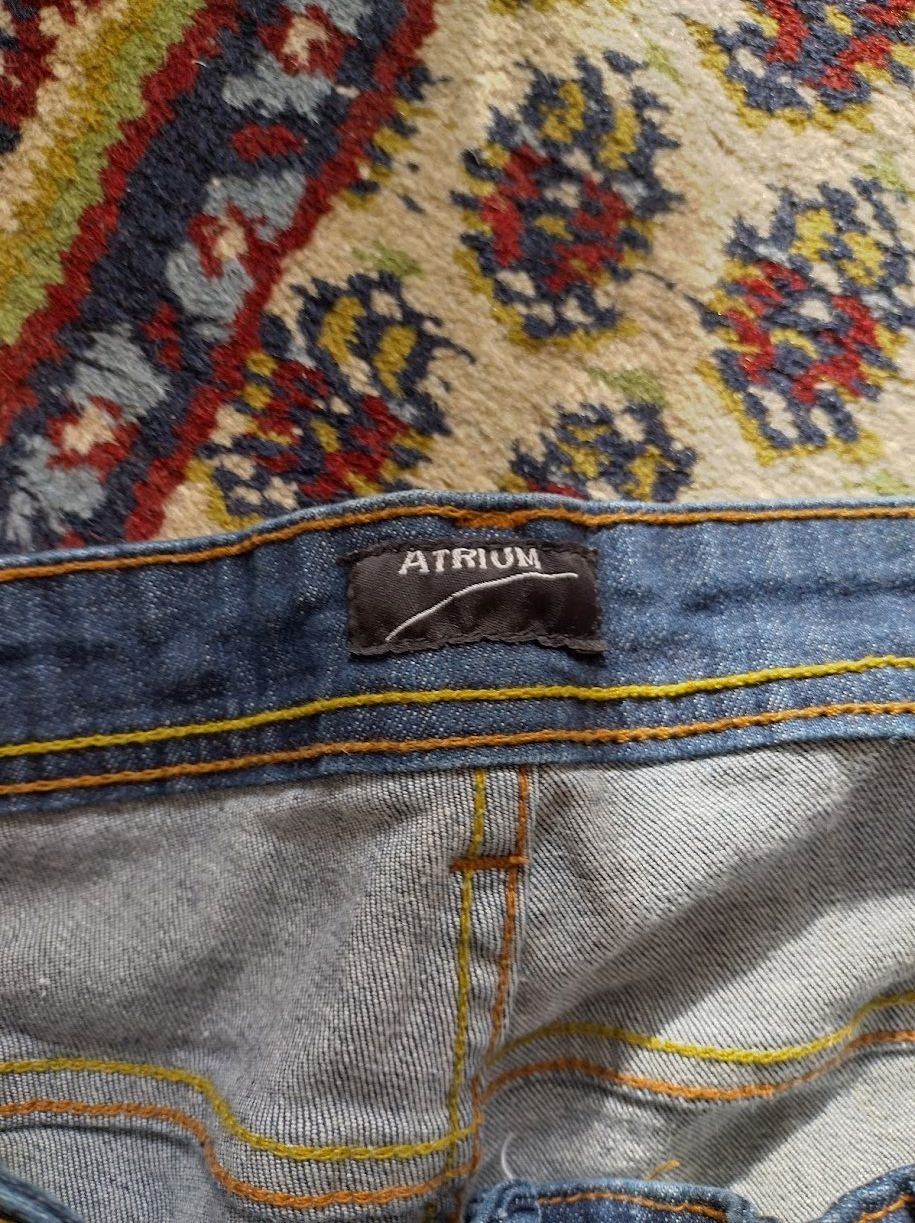 Lotti di vestiti: Jeans 2 Hemden – Usato da Sissach venduto da Remanka 1
