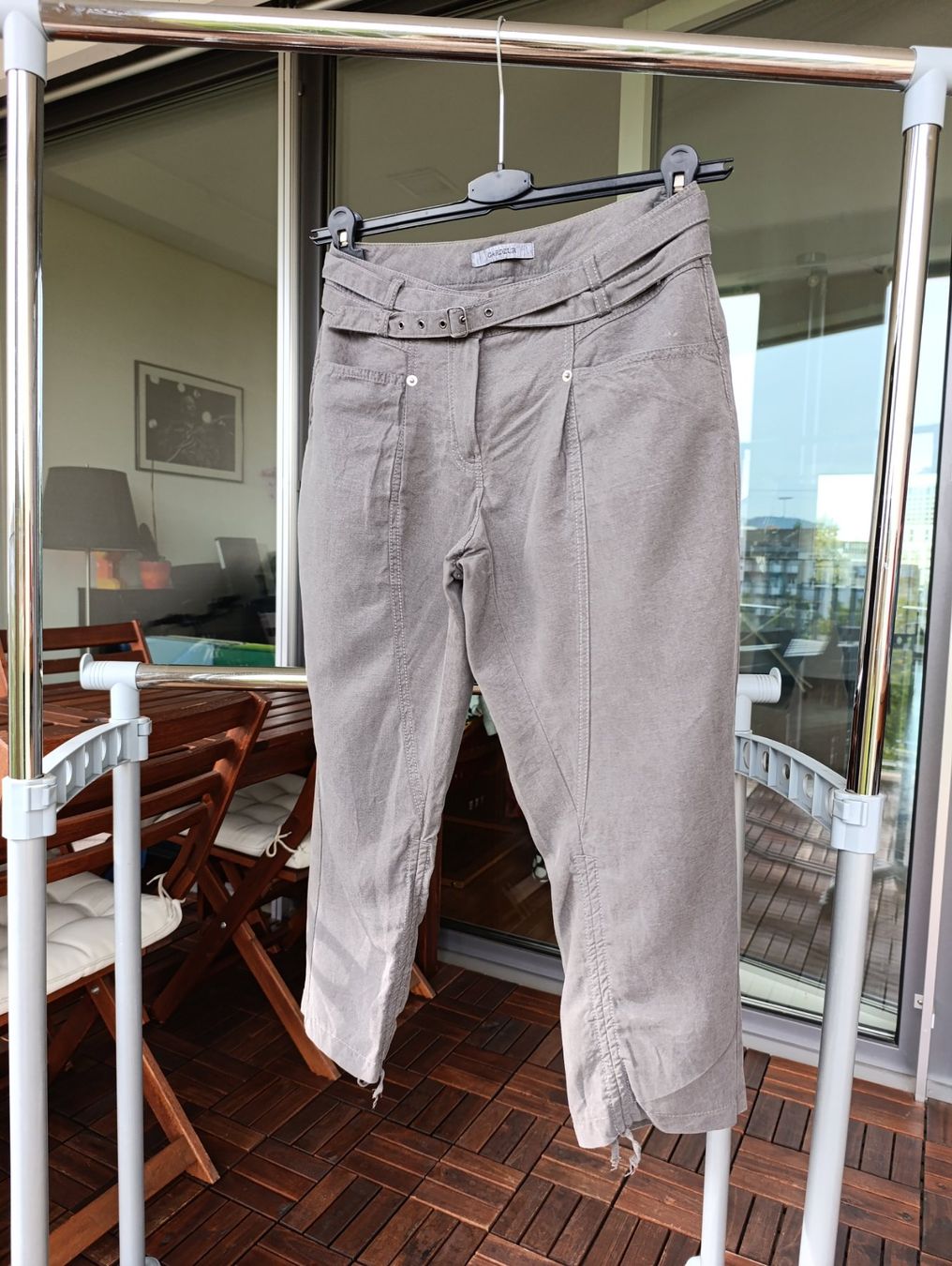 Pantaloni: Damen Capri Gr 36 – Usato da Zürich venduto da VorlonShadow