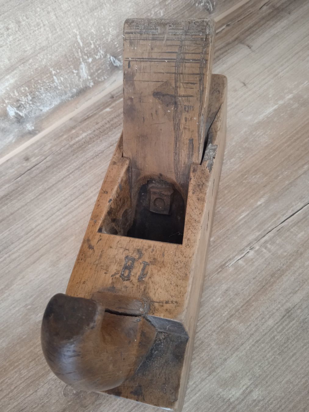Tutti gli attrezzi: Antiker Holz-Hobel von 1818 – Usato da Rothrist venduto da MaSa82 1