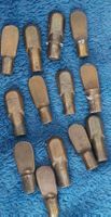 Lotto di 13 pomelli vintage in ottone per mobili antichi