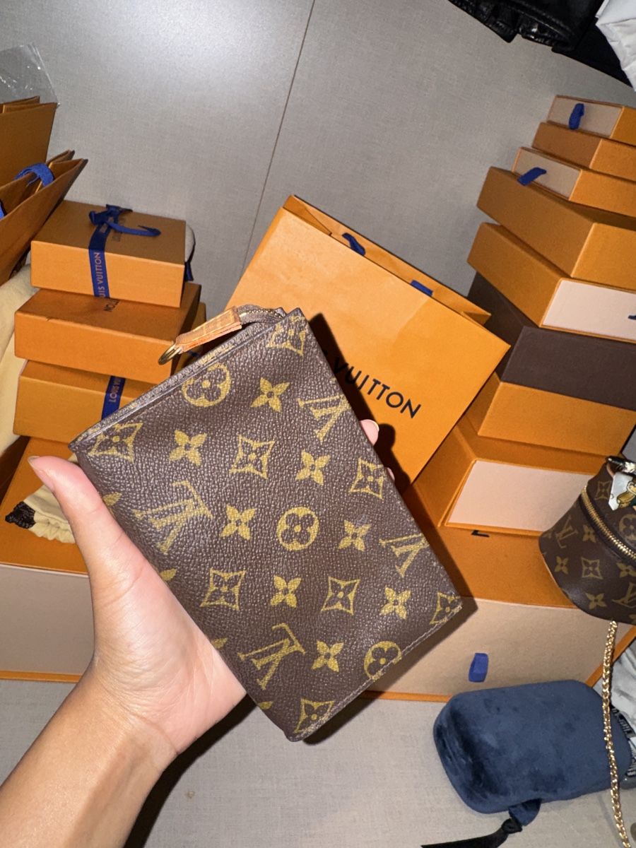 Louis Vuitton Borse: Louis vuitton toiletry Pouch – Usato da Widnau venduto da Pukpan_99 2
