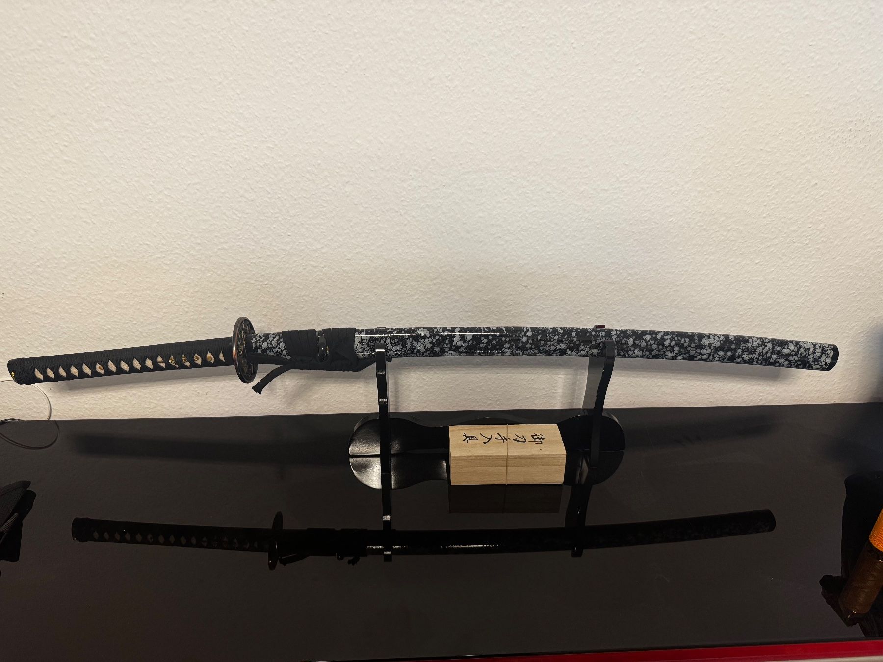Arte internazionale: Katana – Usato da Winterthur venduto da bla_hdb9