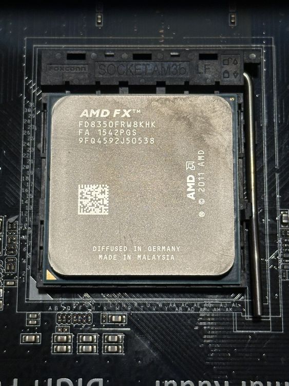 ASUS Sabertooth 990FX + Processor + top RAM