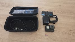 Caméra GoPro 7 avec étui et accessoires, état utilisé