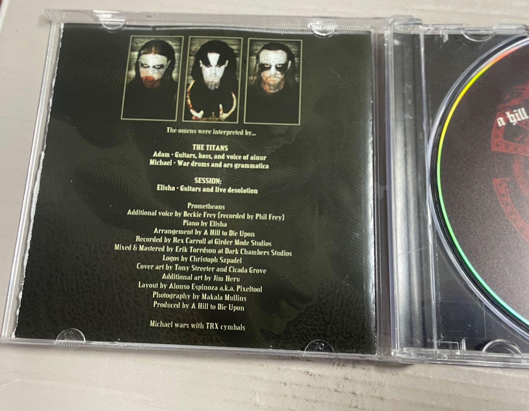 CD: A Hill To Die Upon - Omens – Usato da Muri b. Bern venduto da AdidasCollector 1