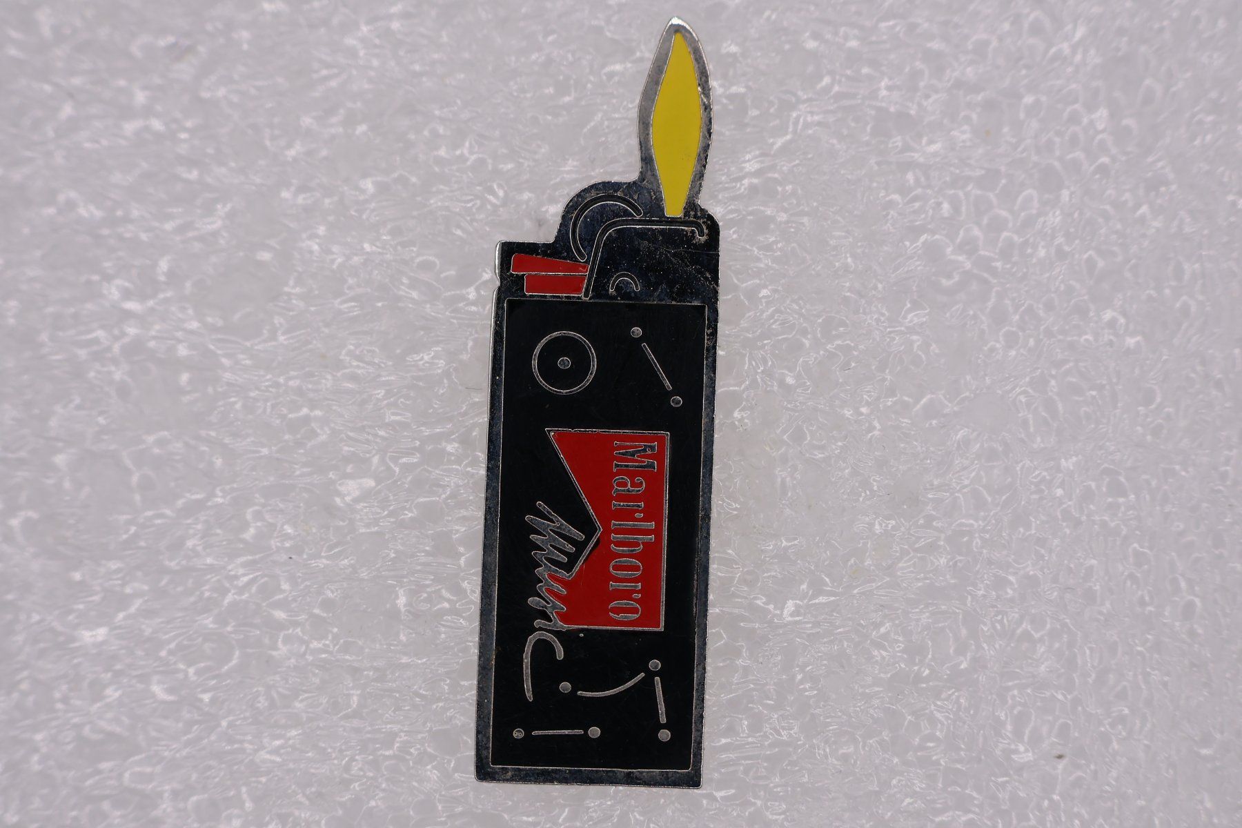 Marlboro Placchette & Badge: Marlboro  Feuerzeug – Usato da Winterthur venduto da Sammleroase
