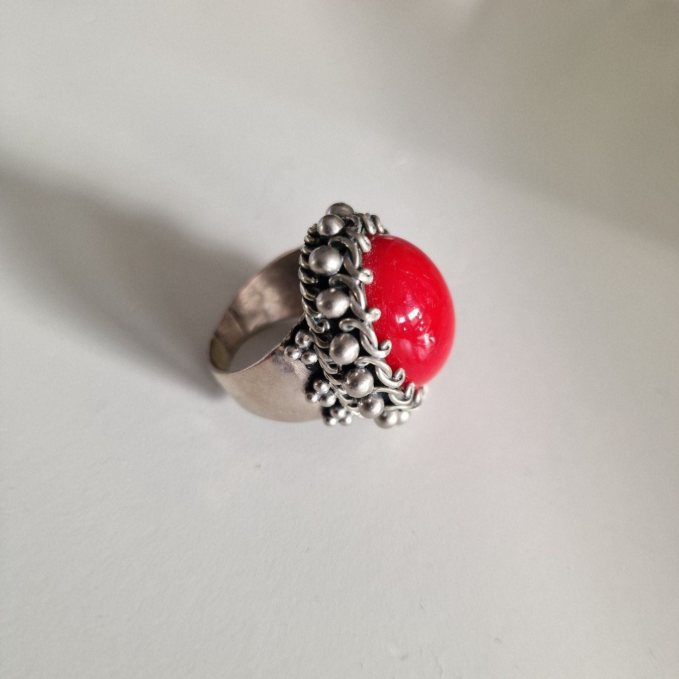 Anelli: Antiker Ring mit Korallenstein, mit Stempel – Usato da Birr venduto da sen_8djr 2