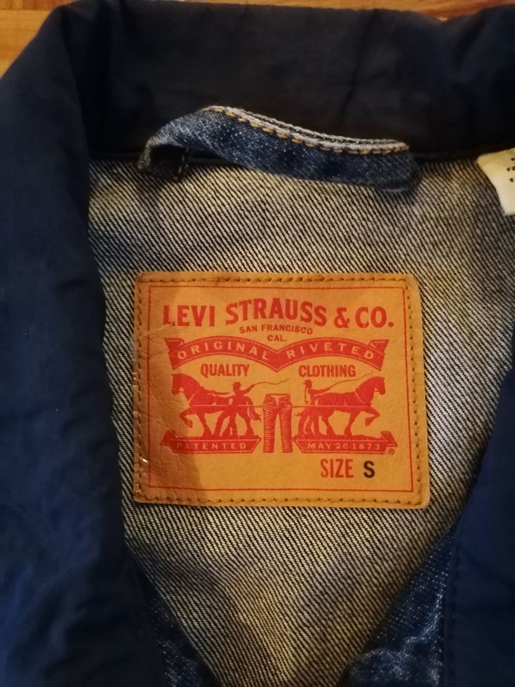 Levi's Giacche: Levi's Jeansjacke – Usato da Basel venduto da Robsai 1