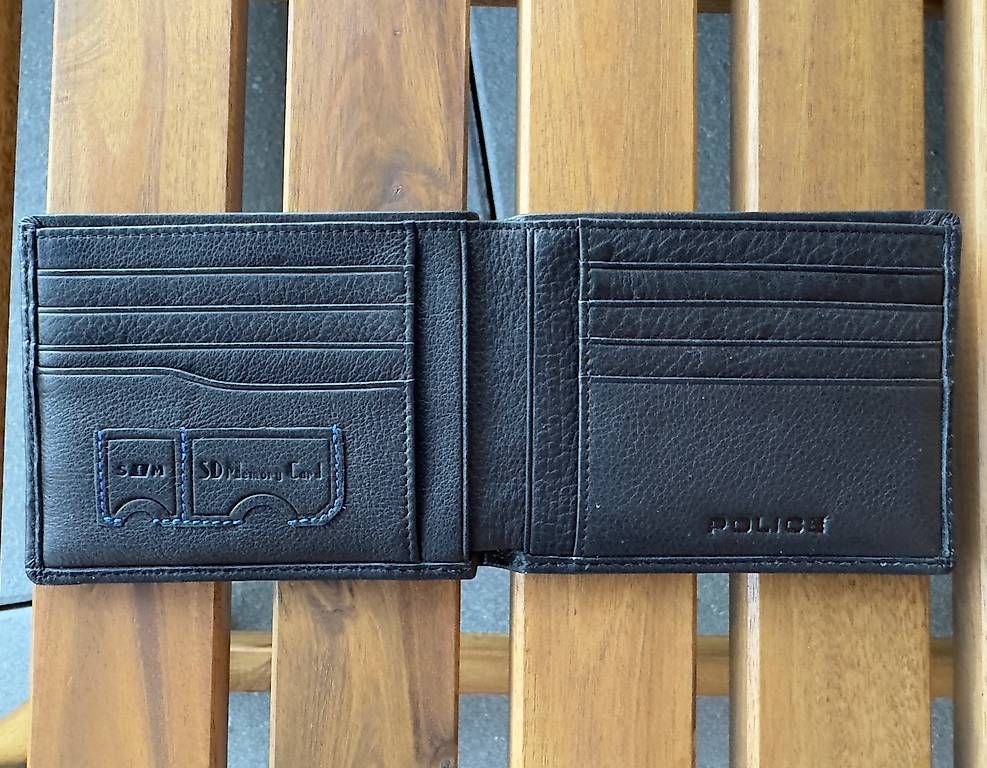 Brieftaschen: Portefeuille Police – Neu und originalverpackt aus Yverdon-les-Bains von ele_z7jf 1