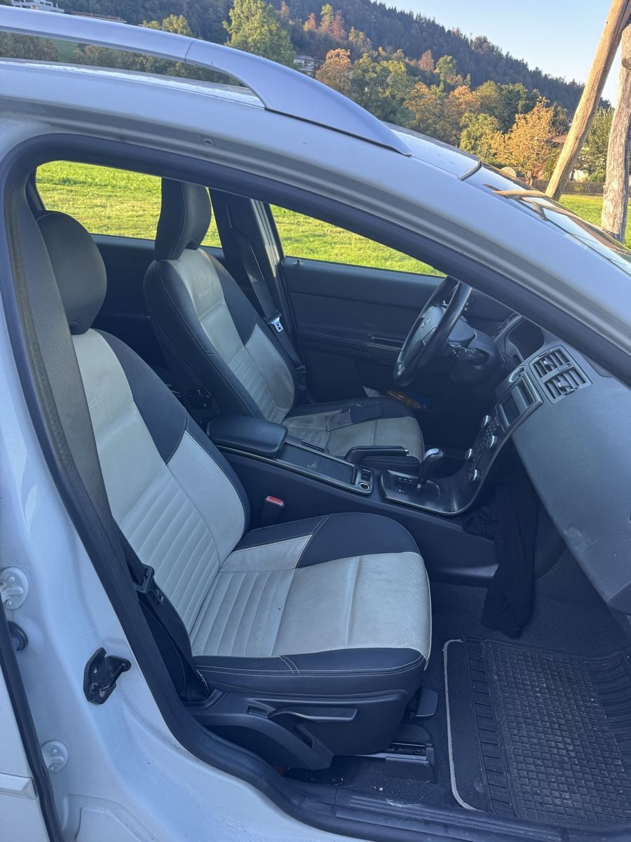 Volvo Automobili: Volvo V50 D4 R-Design 2012  – Usato da Zürich venduto da 805_gms5 6