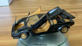 Lamborghini Countach schwarz Top Zustand Metall 1/24
