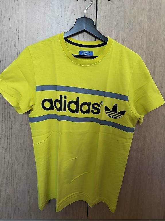 T-Shirts: Adidas T-Shirt M – Gebraucht aus Schwyz von rap_z7ny
