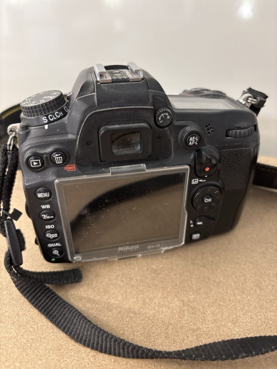 Nikon Appareil photo: Nikon D7000 Spiegelreflexkamera – D'occasion à Grenchen par lilastrumpfhose 1