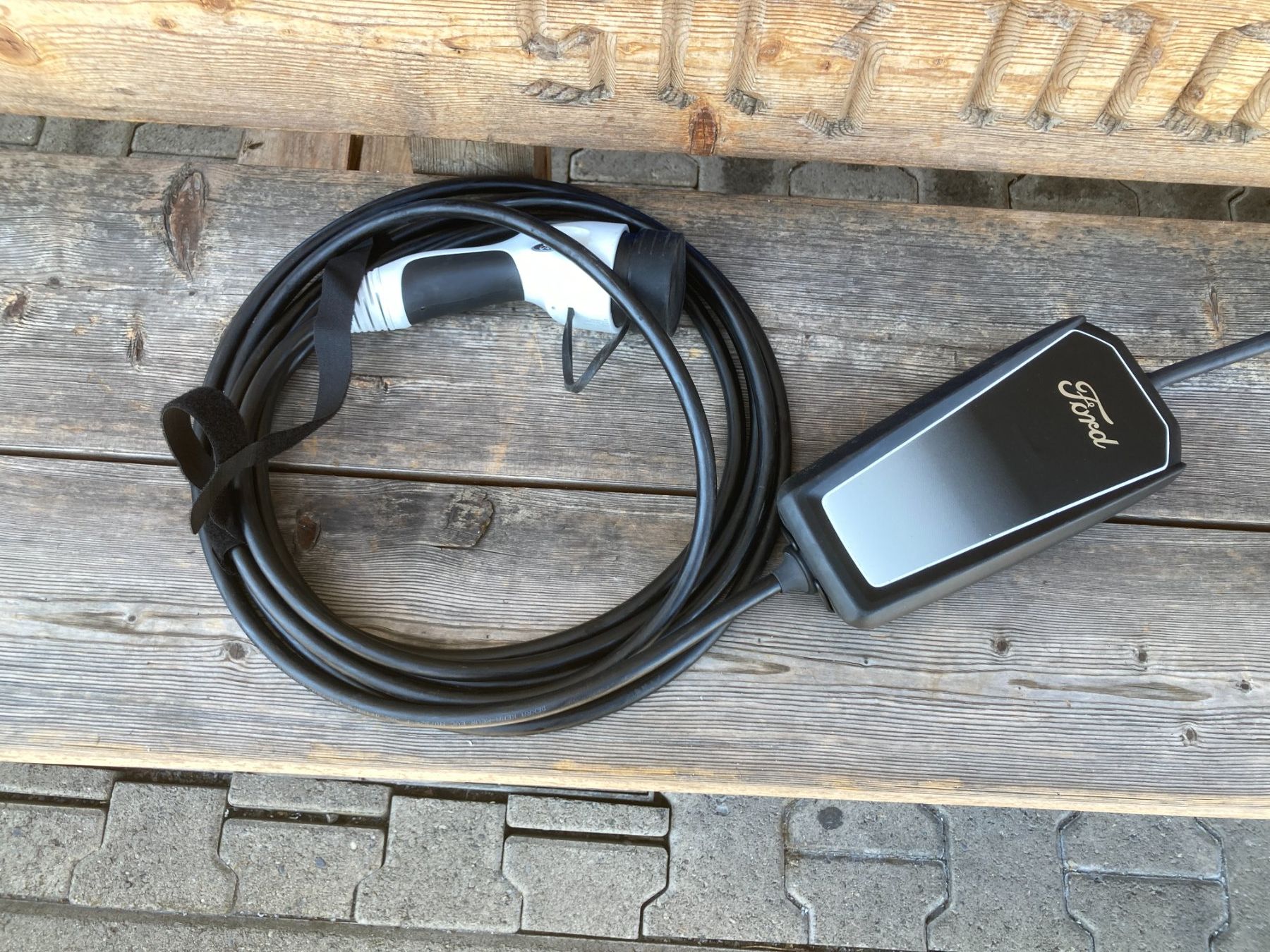 Mennekes Cavi: Ford Ladekabel für Elektroauto - Type 2 – Usato da Cham venduto da WB2223