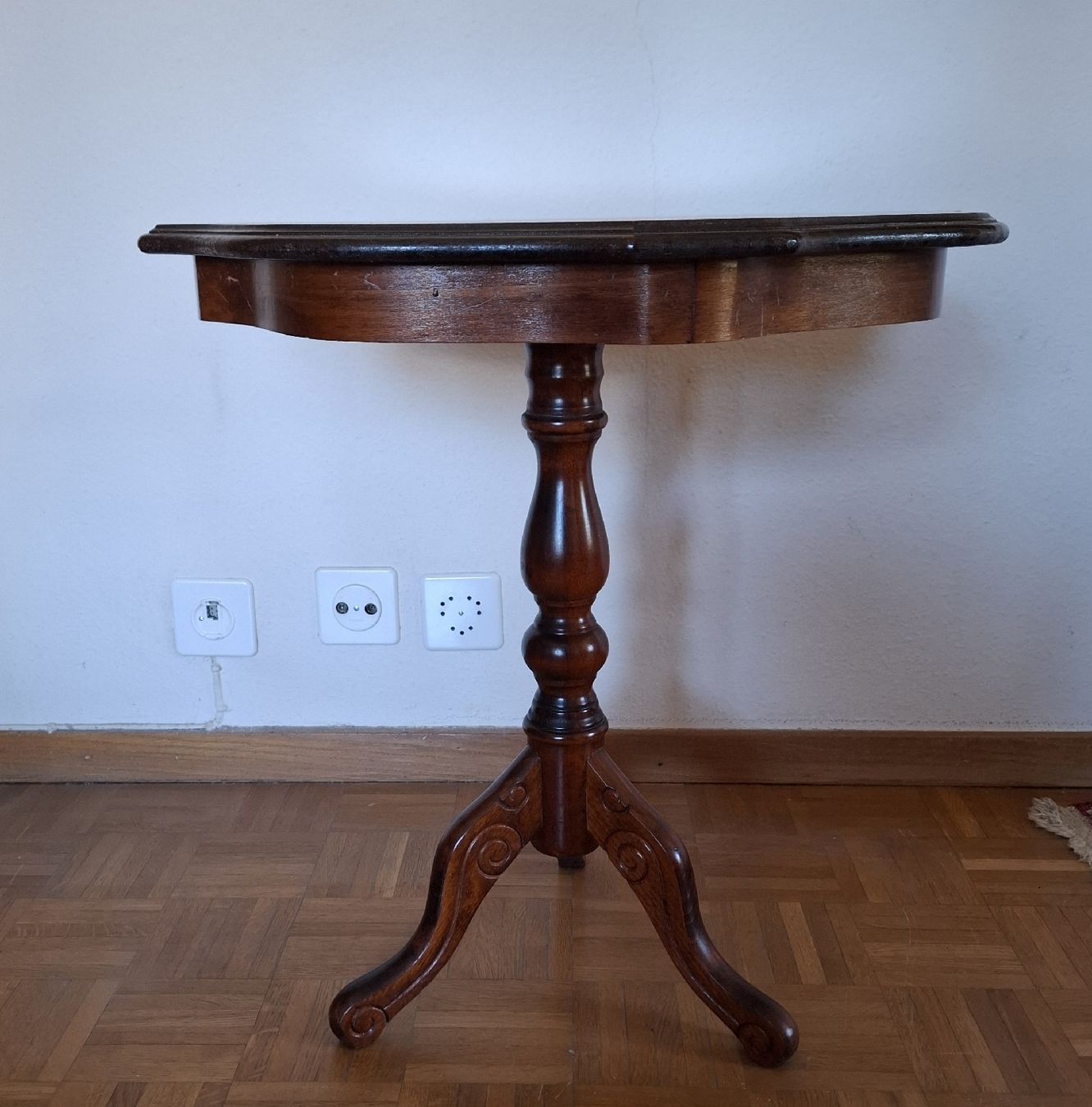 Tische: Beistelltisch / Holztischlein – Gebraucht aus Reinach BL von Malin20 1