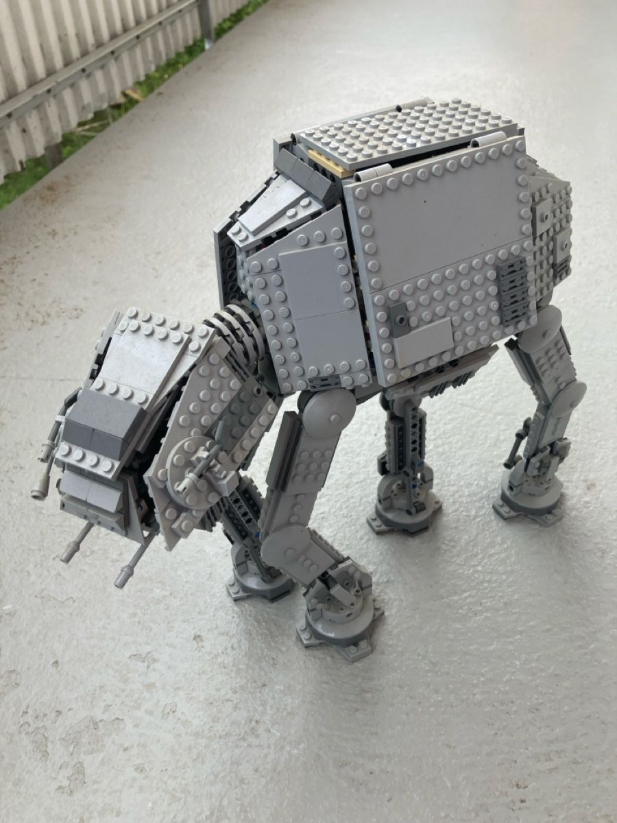 Lego Figuren: AT-AT Star Wars Lego – Gebraucht aus Muri AG von Phoenizier