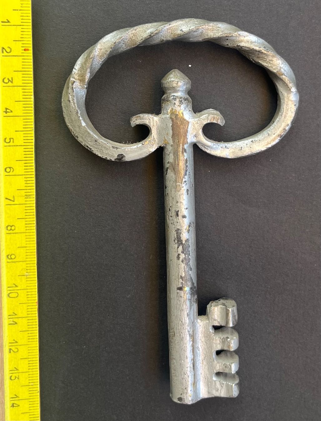 Chiavi: Antiker Schlüssel Eisen mit Patina, ca 13cm – Usato da Ostermundigen venduto da DaxKarten-75 1