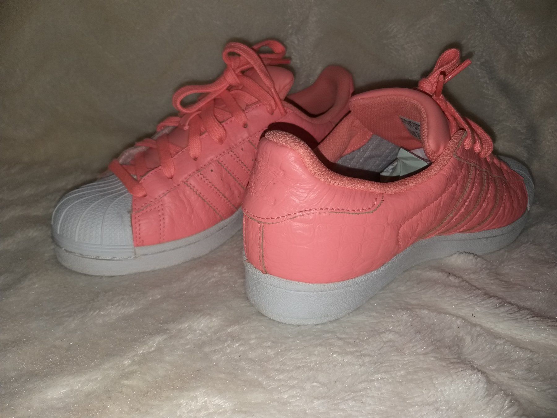 Adidas Scarpe da donna: Chaussures / Schuhe ADIDAS    Pointure / Nummer 38 2/3 – Usato da Cossonay-ville venduto da Super-Price-Quality 1