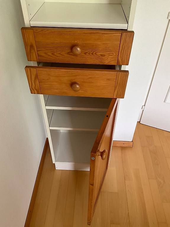 Scaffali: schmales Holzgestell mit Schubladen – Usato da Urdorf venduto da den_6wsp 1