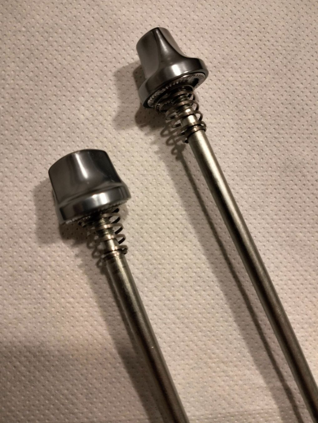 Shimano Ersatzteile: Shimano Dura Ace Schnellspanner Set – Gebraucht aus Uster von KarlZH 3