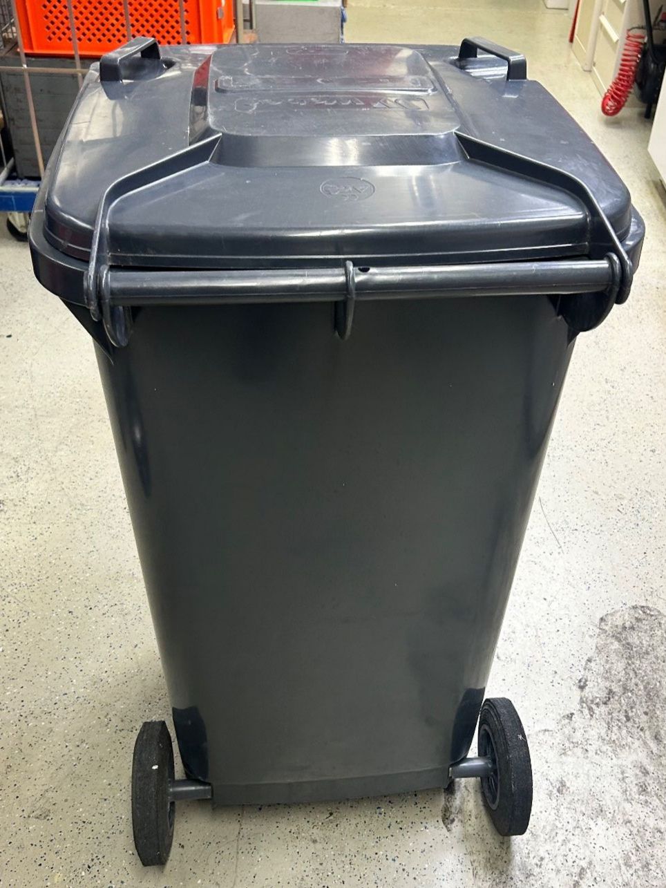 Eléments de bureau: Abfall- Kübel - Tonne - Container – D'occasion à Malters par DPHandel 2
