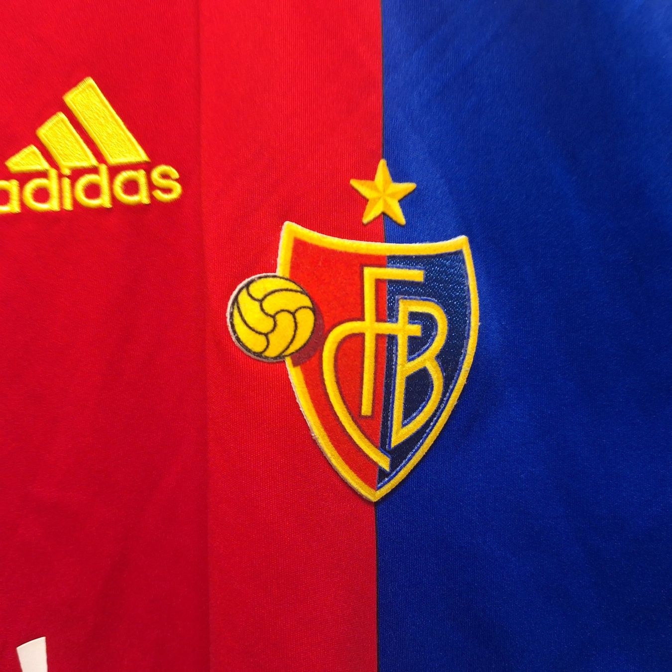 Canottiere & Pantaloni: Adidas Fc Basel Home L 2012 – Usato da Bellinzona venduto da LA-ropa-de-Juan 2