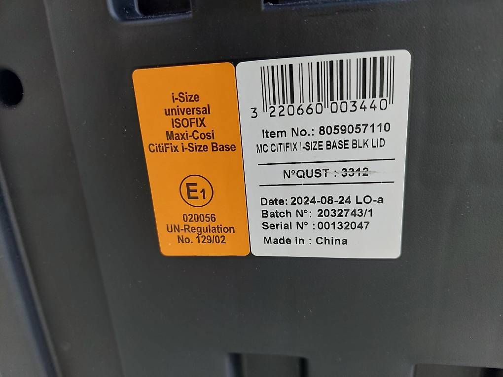 Maxi-Cosi Seggiolini per auto: Babyschale Maxi Cosi inkl. Isofix Basisstation – Nuovo (secondo la descrizione) da Lützelflüh-Goldb venduto da Ricola0817 1