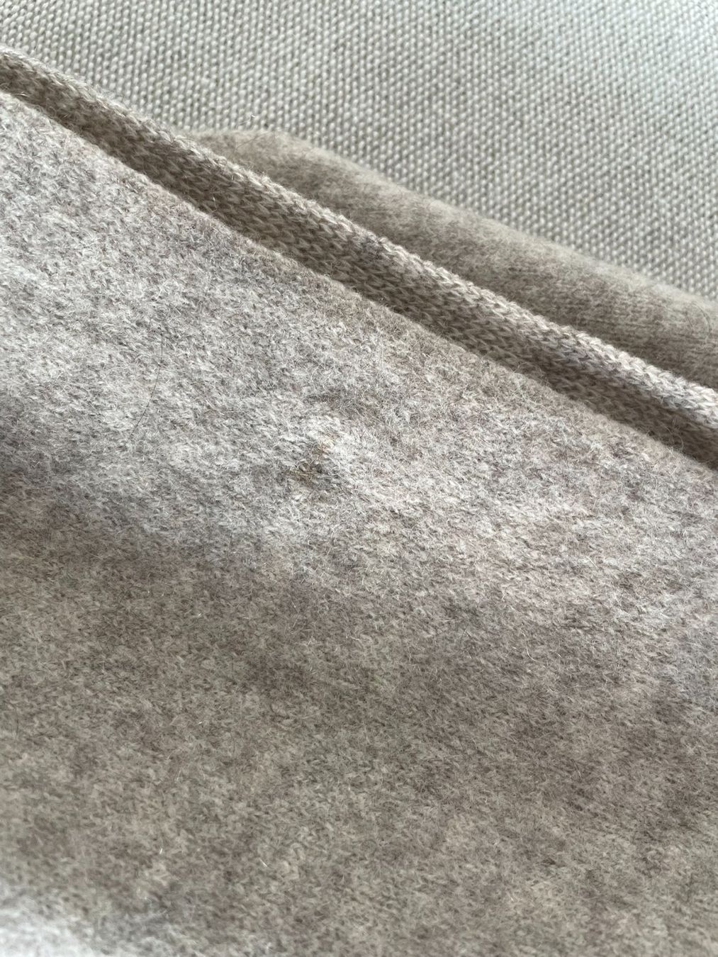 Pulls & Sweat-shirts: Pull manches courtes 100 % cachemire beige – D'occasion à Lausanne par mg_e 5