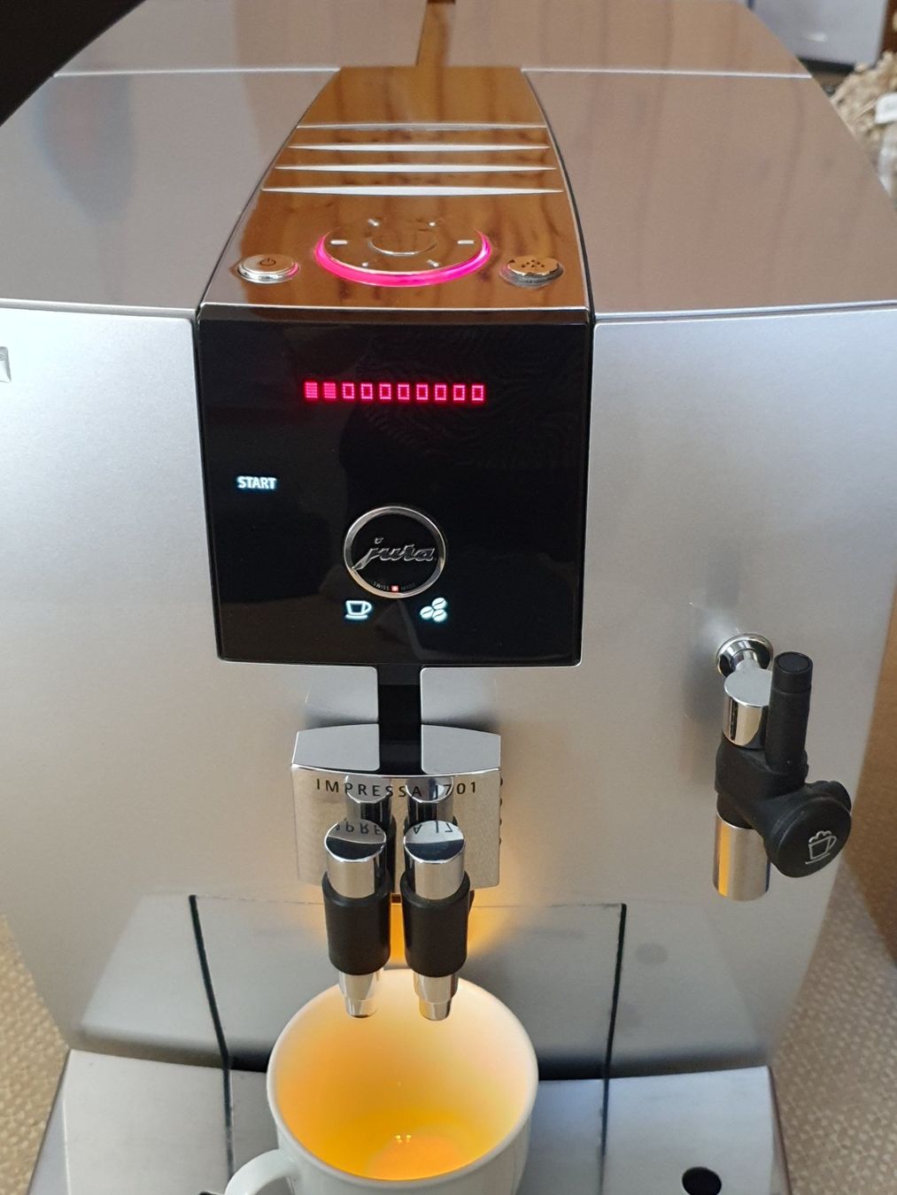Jura Macchine per caffè & Macchine per espresso: Jura Impressa J701 – Usato da Staffelbach venduto da anit77 3