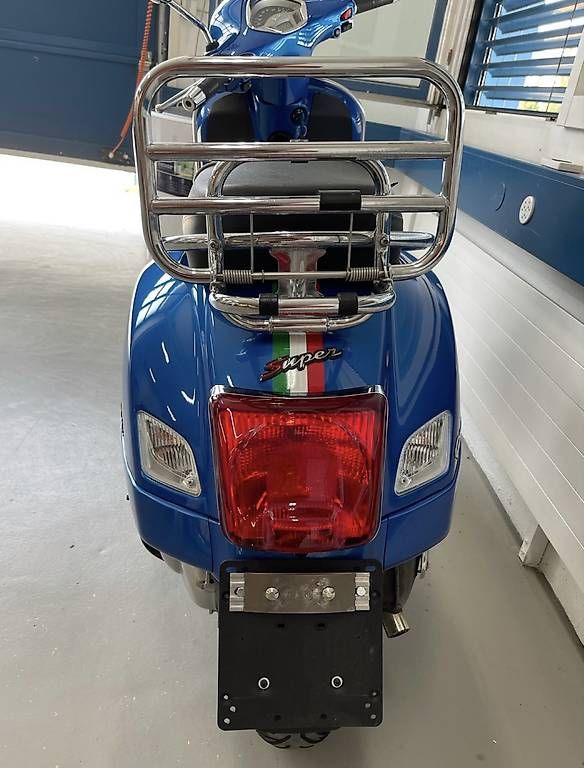 Scooters: Vespa 300 GTS Super Italia Akrapovic  – Gebraucht aus Embrach von Salvuzzo77 3