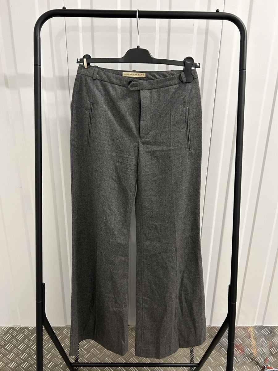 Balenciaga Hosen: Balenciaga Paris Design Hose grau, Viscose – Gebraucht aus Bern von floorball_zoro
