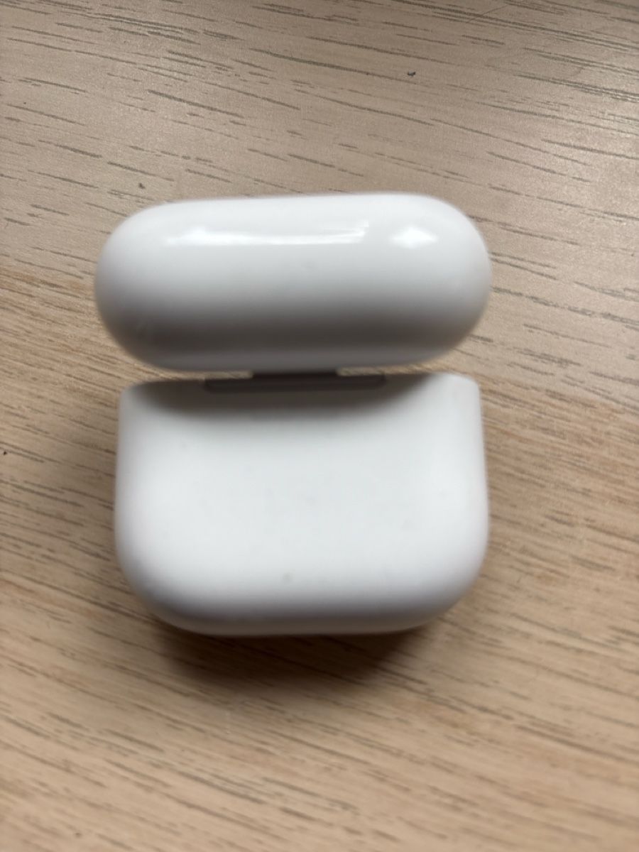 Apple Cuffie: Air Pods 4 ANC – Usato da Gordola venduto da Ghido_s 1